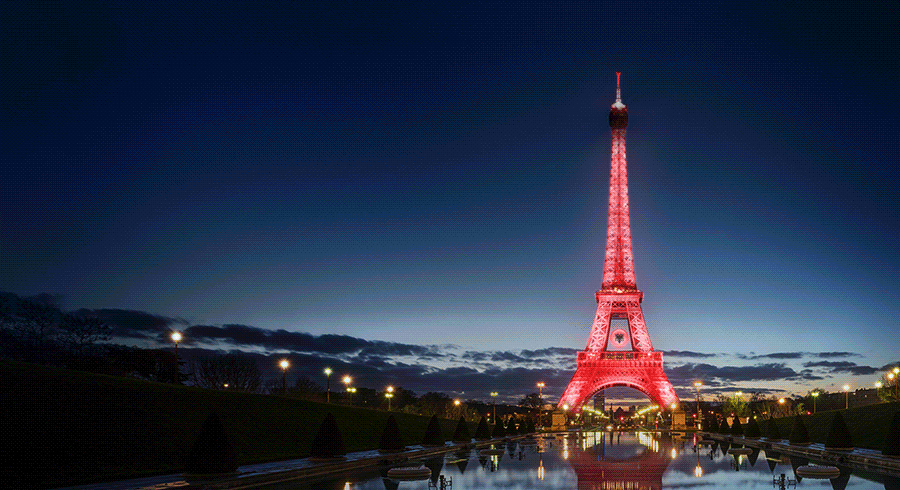 Tweet’ler Eiffel Kulesi’ni aydınlatıyor