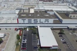 Tesla, Çin’de 9 milyar dolarlık fabrika kuruyor