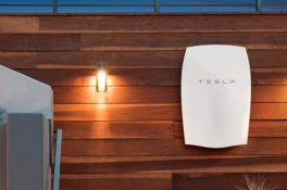 Tesla SolarCity'i bünyesine kattı