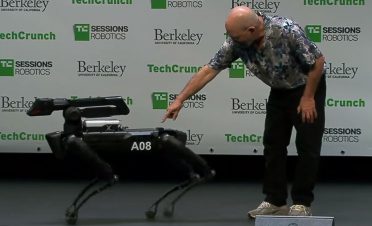 Boston Dynamics’in robot köpeği SpotMini 2019’da satışa çıkıyor