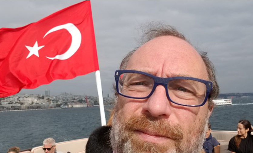 Wikipedia kurucusu Jimmy Wales'den Türkiye'ye: Yeniden hoşgeldiniz