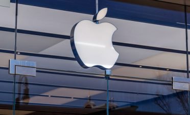 Apple'ın Küresel Güvenlik Başkanı Thomas Moyer'e rüşvet suçlaması