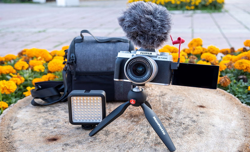 Vlog çekimine odaklanan Fujifilm Vlogger Kit'in Türkiye fiyatı belli oldu